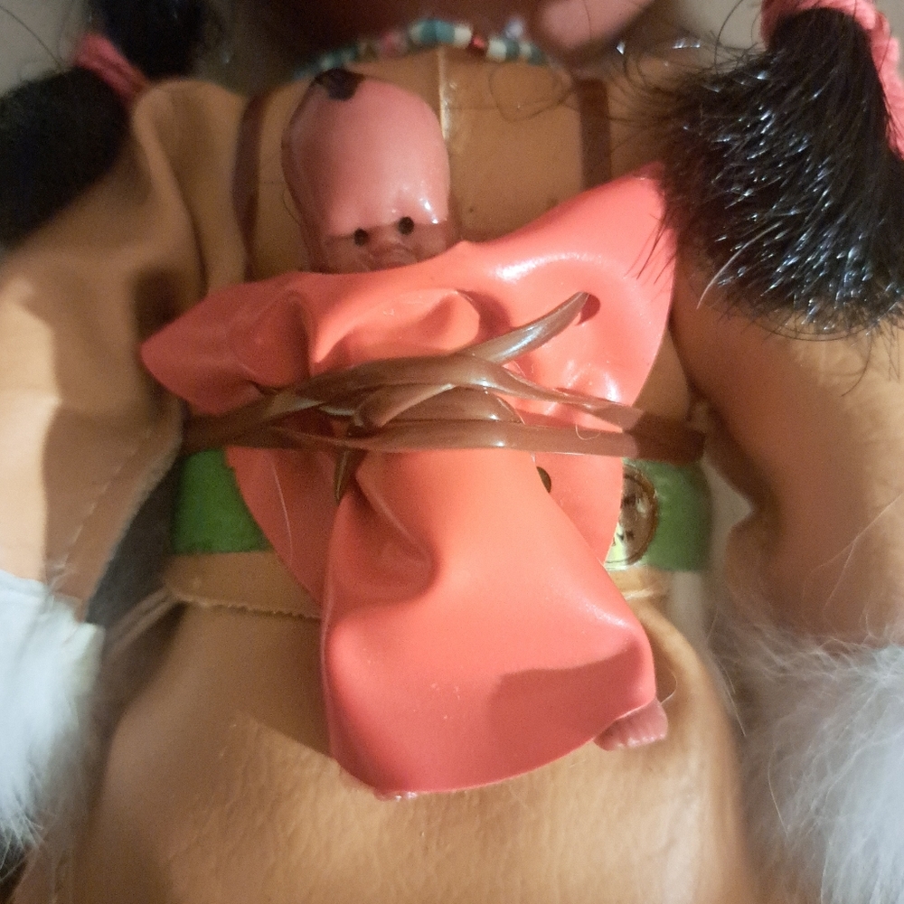 Vintage Native American Inspired Doll with Baby & Papoose & Beaded Dress - Picture 6 of 7
